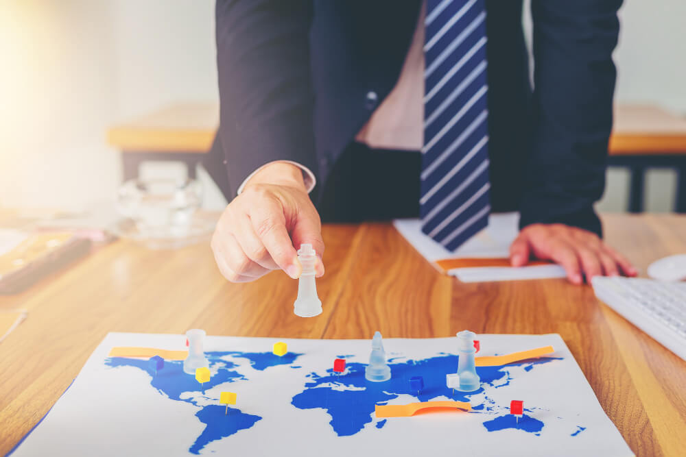 mapa cidade plano de expansão à mesa do escritorio